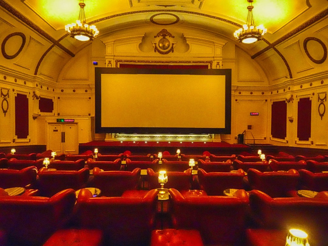 Mini Projectors: The Ultimate Solution for Movie Nights Anywhere